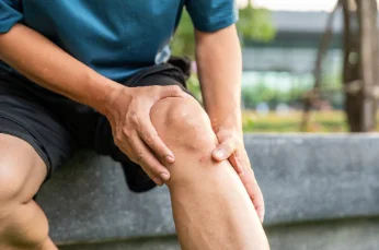 Knee Pain Outdoor Representation